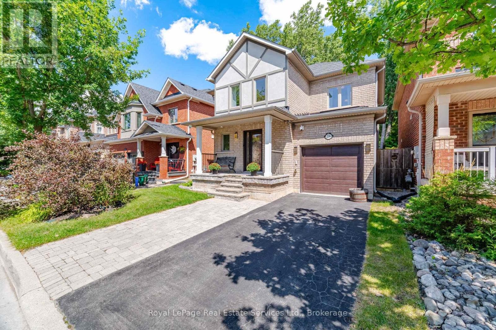 2259 Empire Crescent