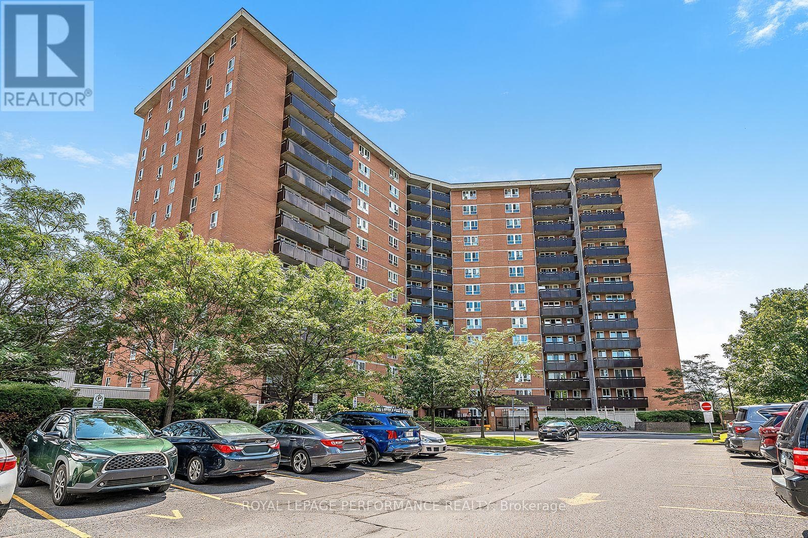 1406- 2000 Jasmine Crescent