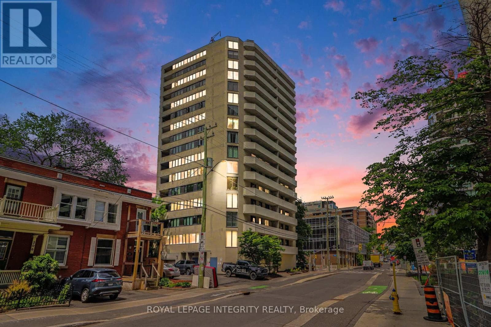 102- 200 Bay Street