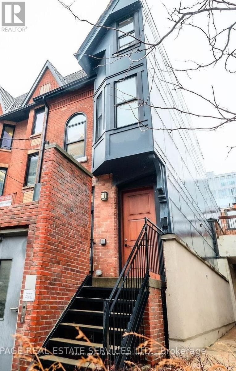 Office at 54 1/2 ST PATRICK Street, Toronto (Kensington-Chinatown), Ontario - Photo 1 - RE/MAX Garden City Realty