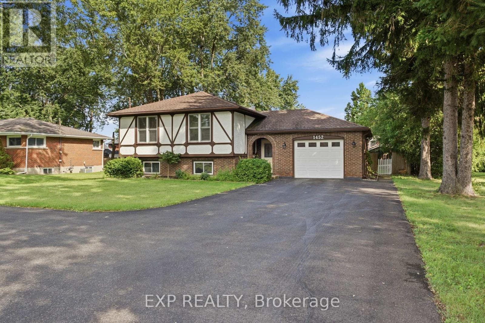 Single Family at 1452 Garrison Road, Fort Erie (Crescent Park), Ontario - Photo 1 - RE/MAX Garden City Realty