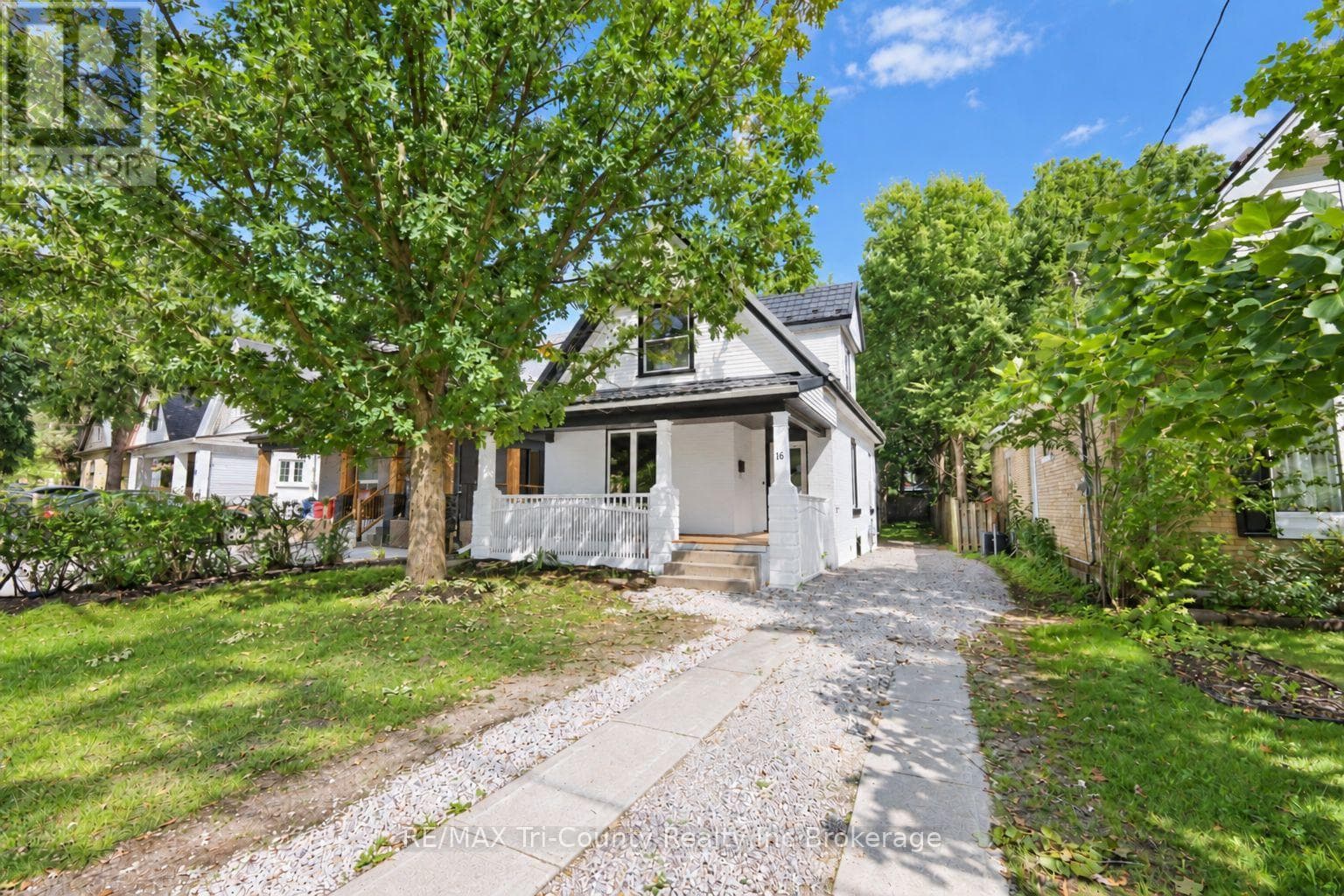 Single Family at 16 Redan Street, London East (East L), Ontario - Photo 1 - RE/MAX Garden City Realty