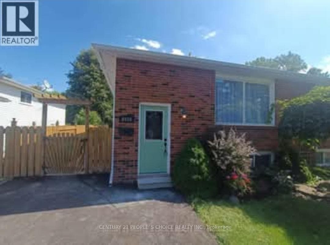Single Family at Lower- 6938 Warden Avenue, Niagara Falls (Arad/Fallsview), Ontario - Photo 1 - RE/MAX Garden City Realty
