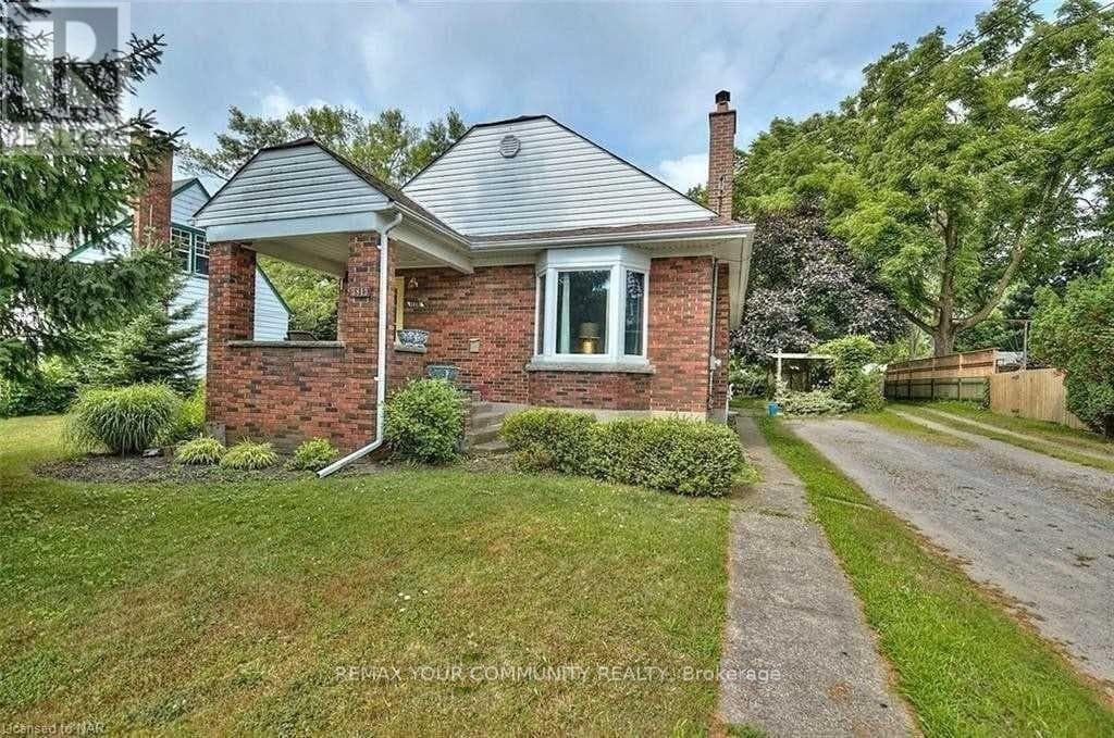 Single Family at 3813 St Peter Avenue, Niagara Falls (Stamford), Ontario - Photo 1 - RE/MAX Garden City Realty