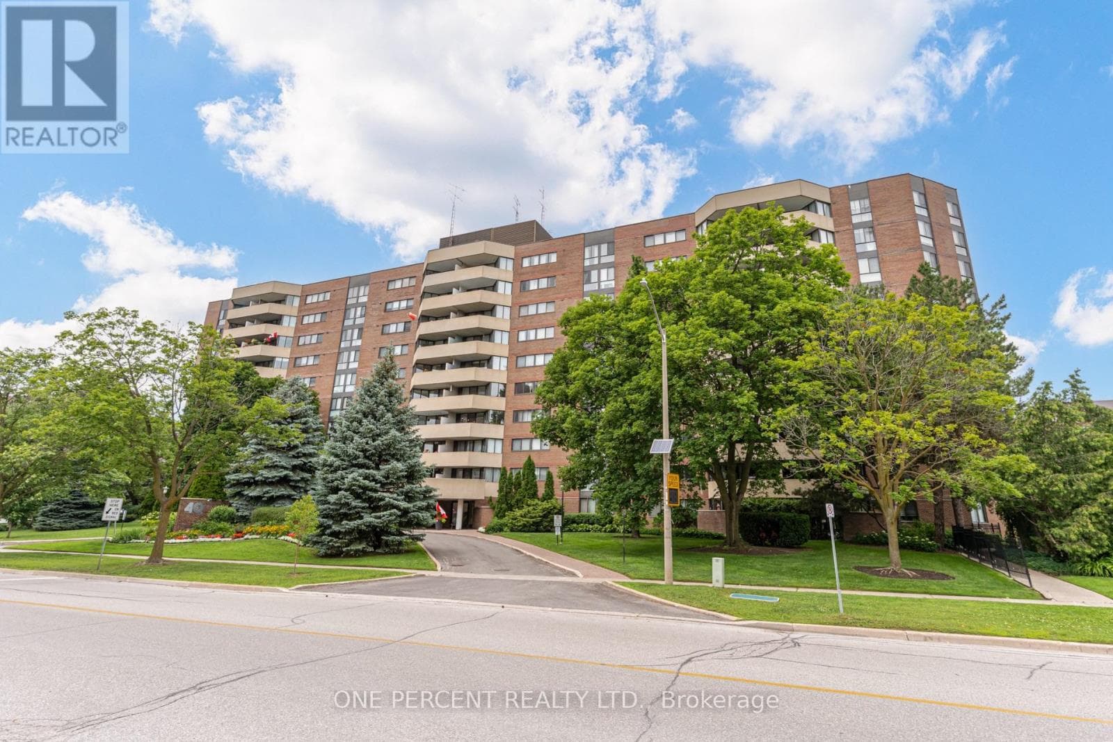302- 40 Baif Boulevard