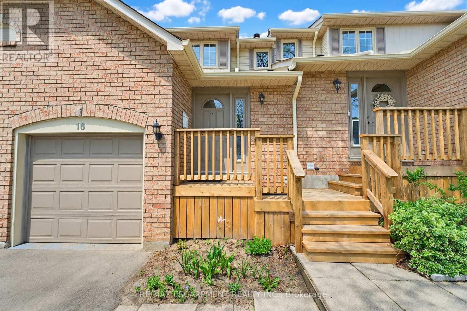 16- 79 Braeheid Avenue