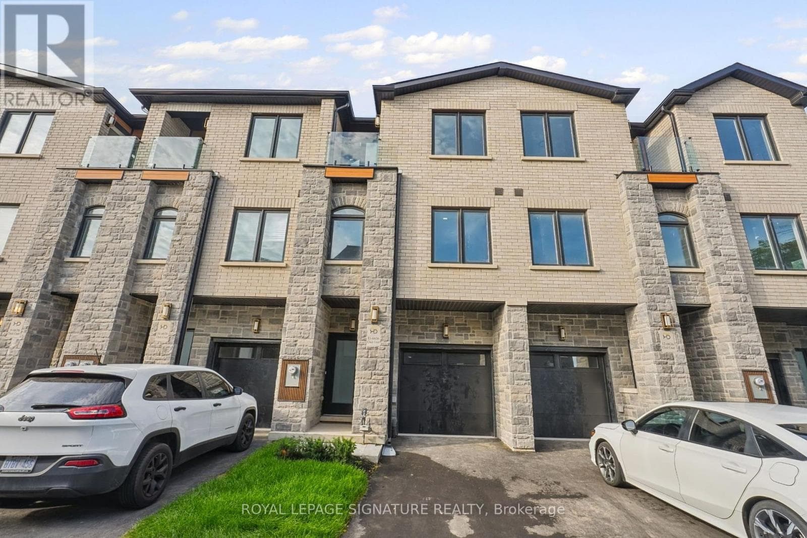 Single Family at 11- 6636 Clock Court, Mississauga (Meadowvale), Ontario - Photo 1 - RE/MAX Garden City Realty