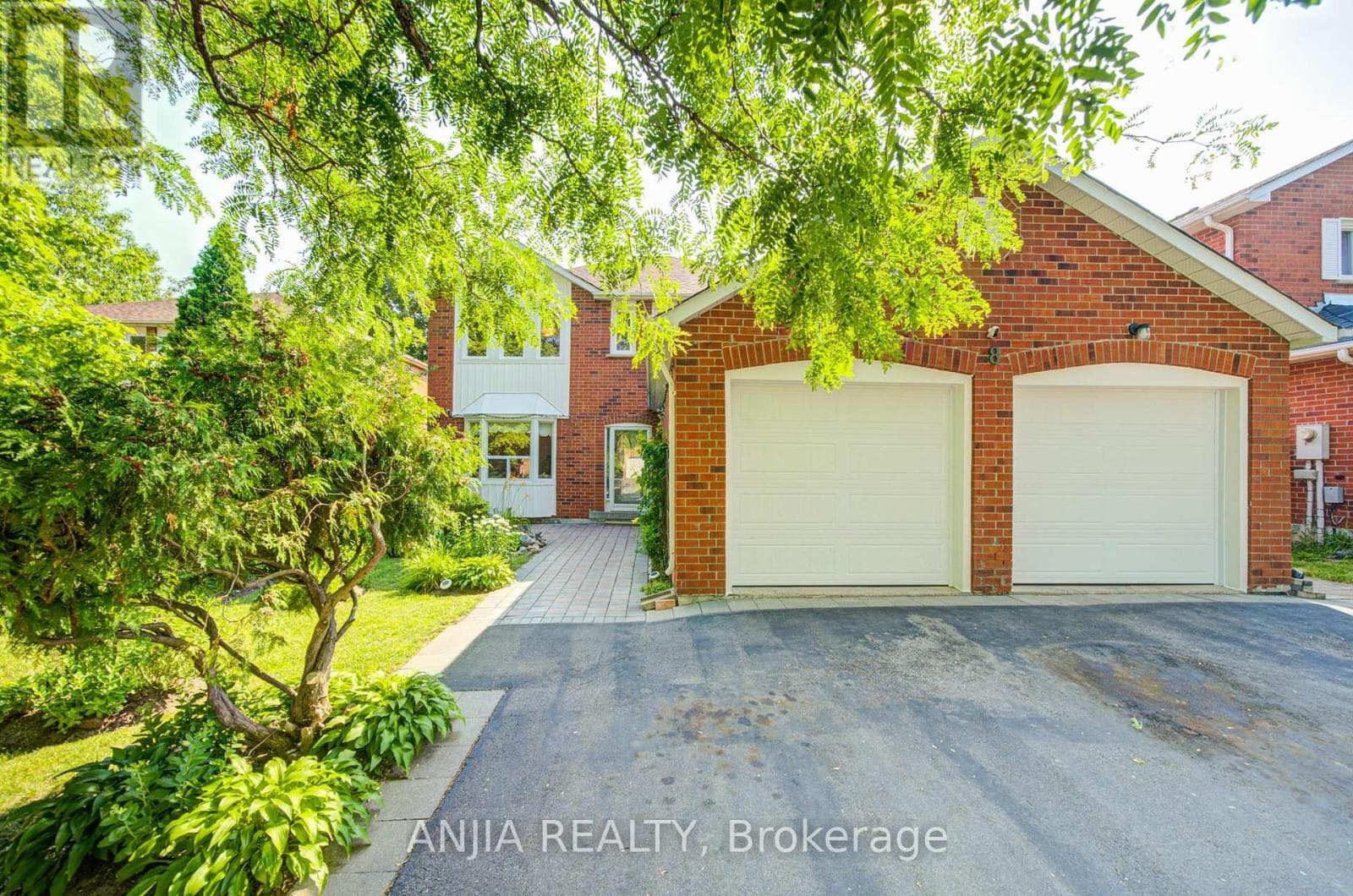 8 Brooklyn Crescent