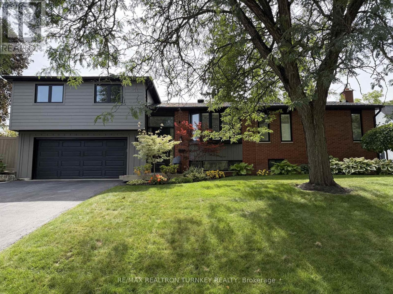 Single Family at Lower- 310 Queen Street, Newmarket (Central Newmarket), Ontario - Photo 1 - RE/MAX Garden City Realty