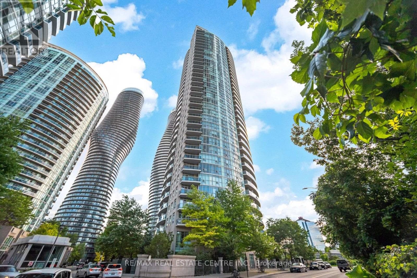 607- 80 Absolute Avenue