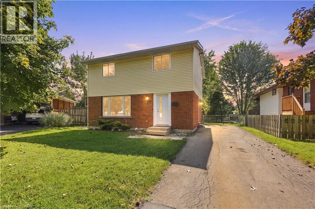 Single Family at 27 CUMMINGTON Place, Welland, Ontario - Photo 1 - RE/MAX Garden City Realty