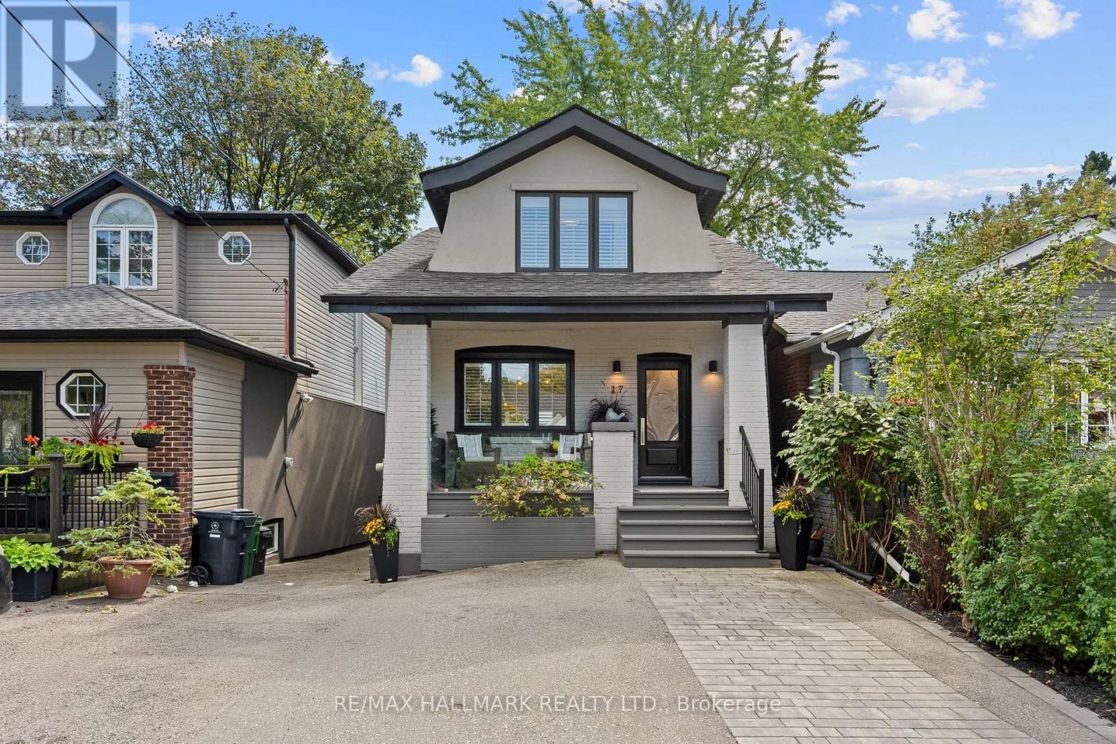 17 Beachdale Avenue