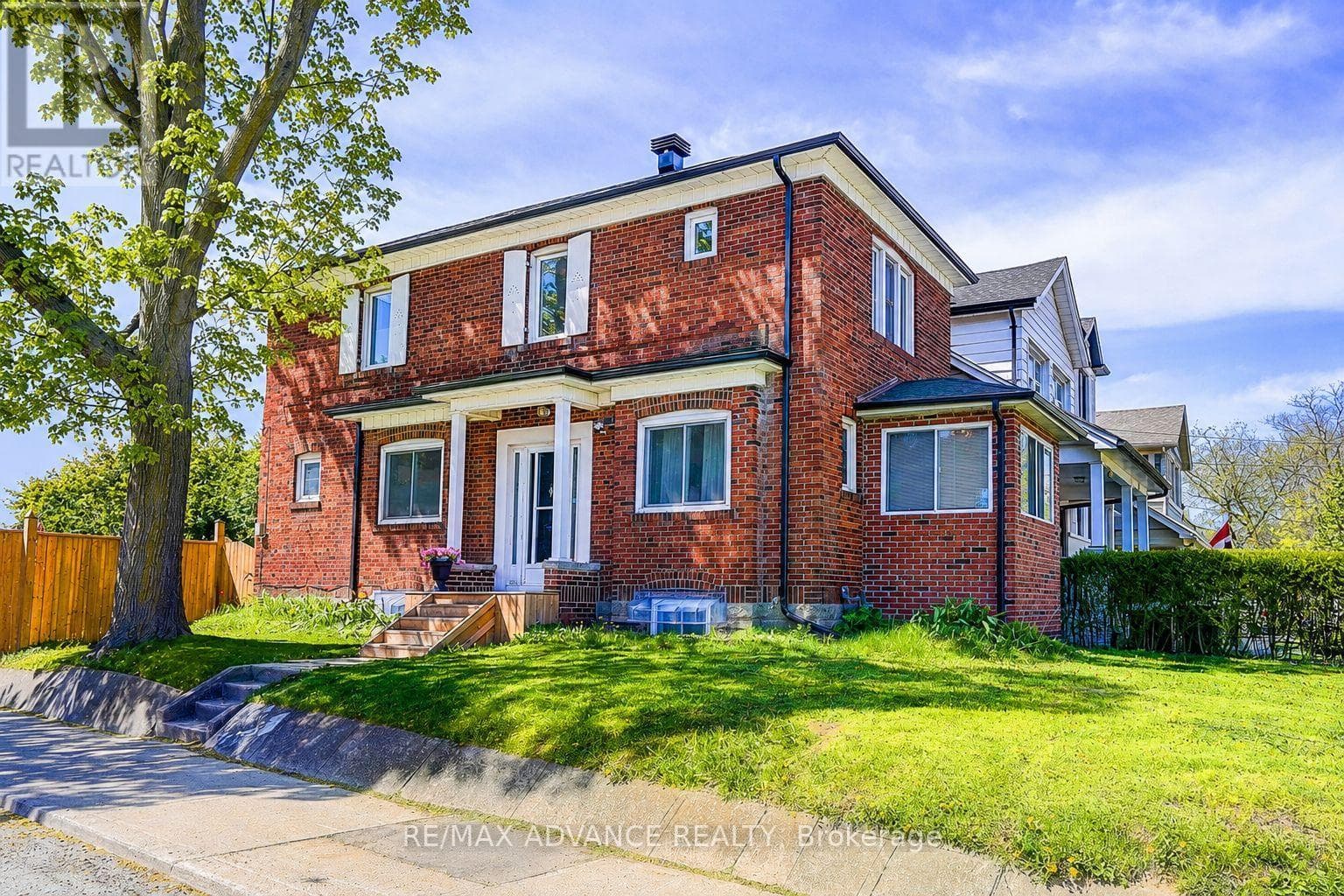 33 Castlefield Avenue