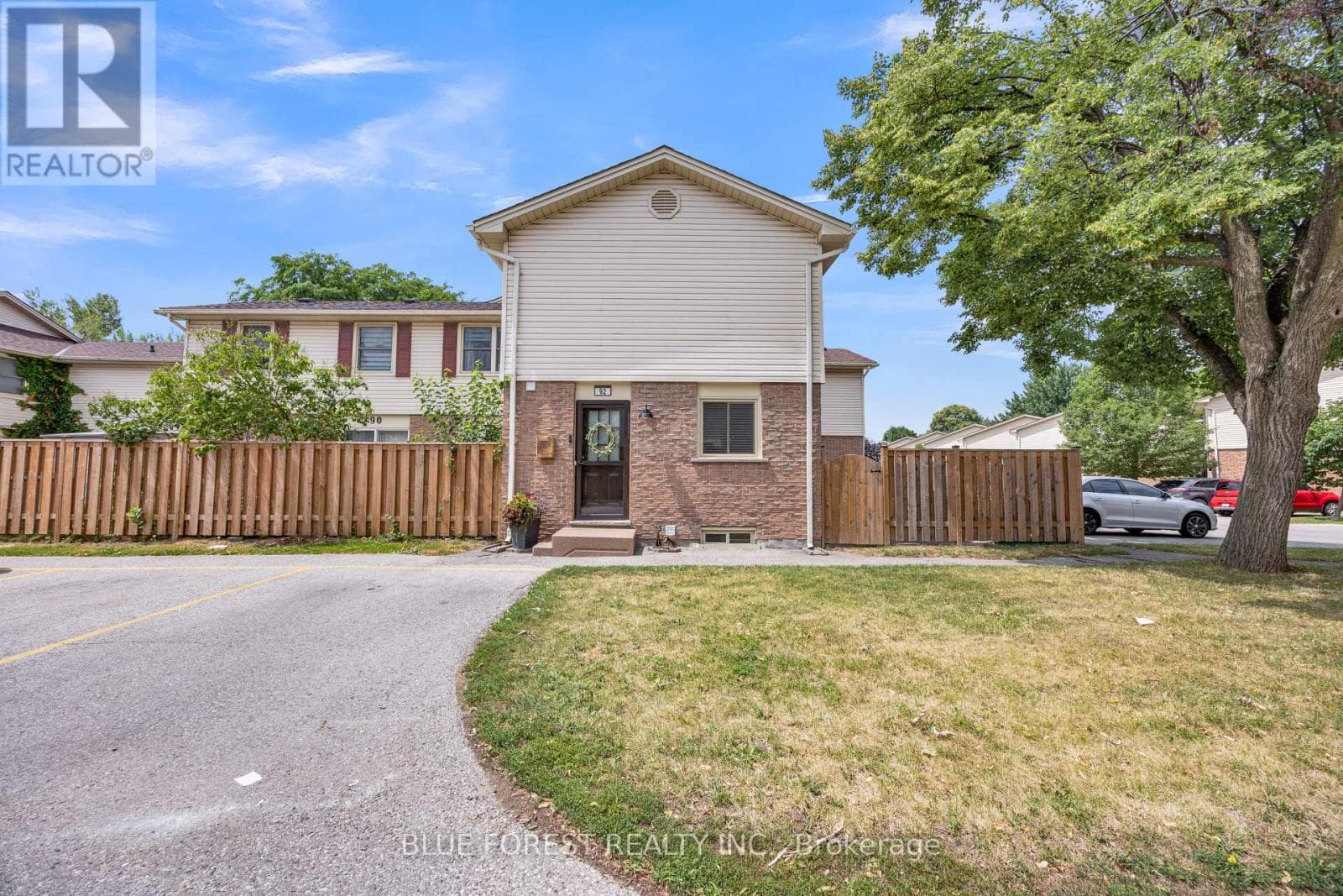 92- 230 Clarke Road