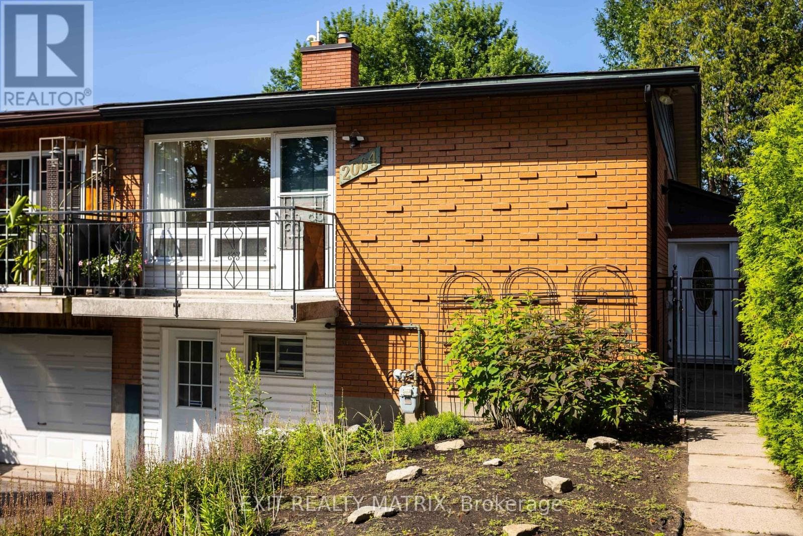 2064 St Laurent Boulevard