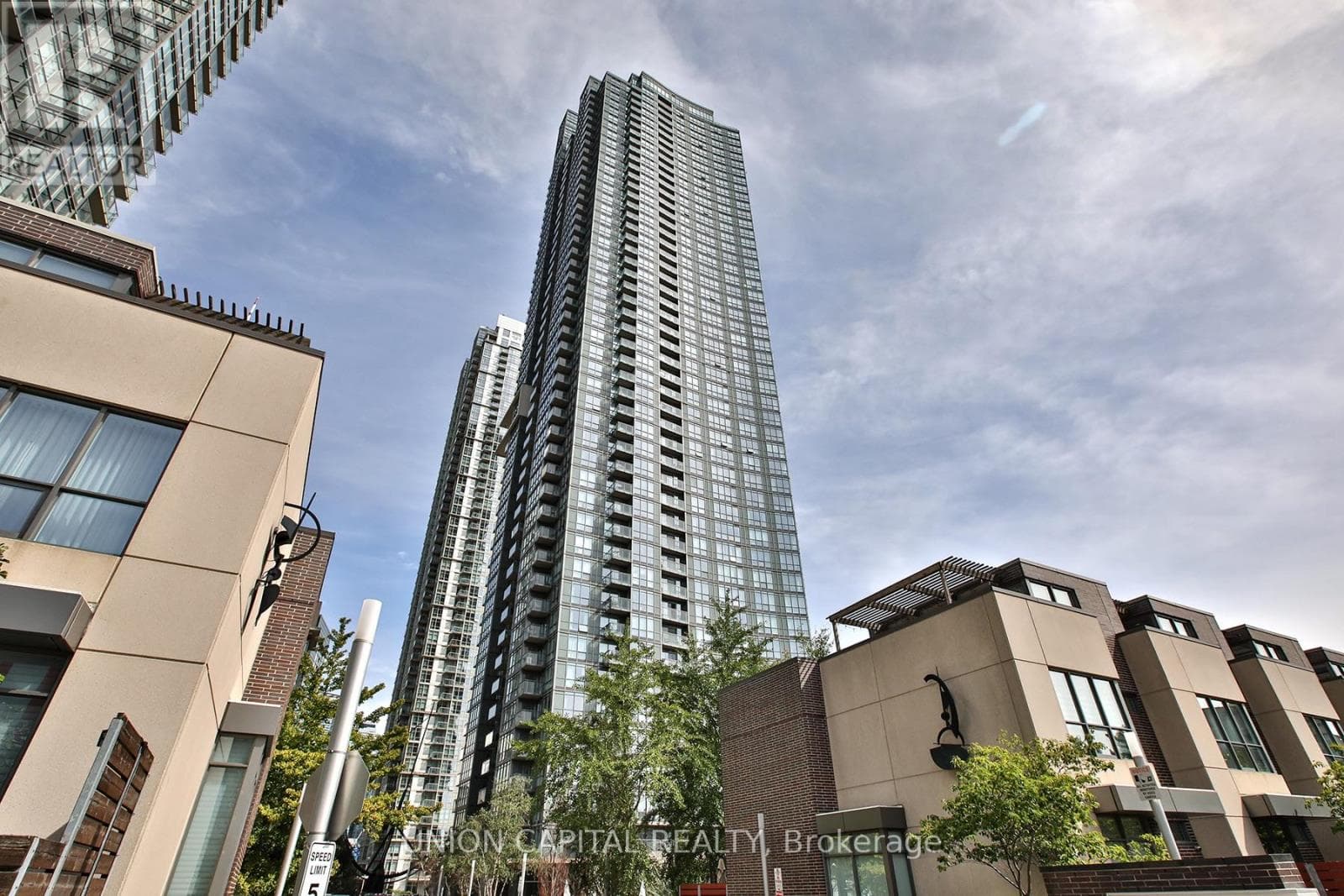 2809- 11 Brunel Court