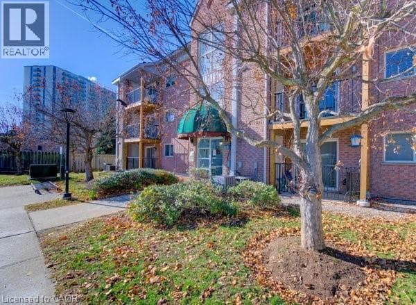 27- 3085 KINGSWAY Drive