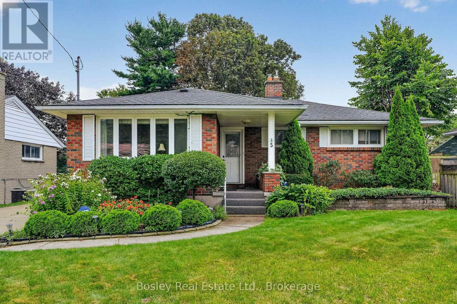 5 Ralston Drive