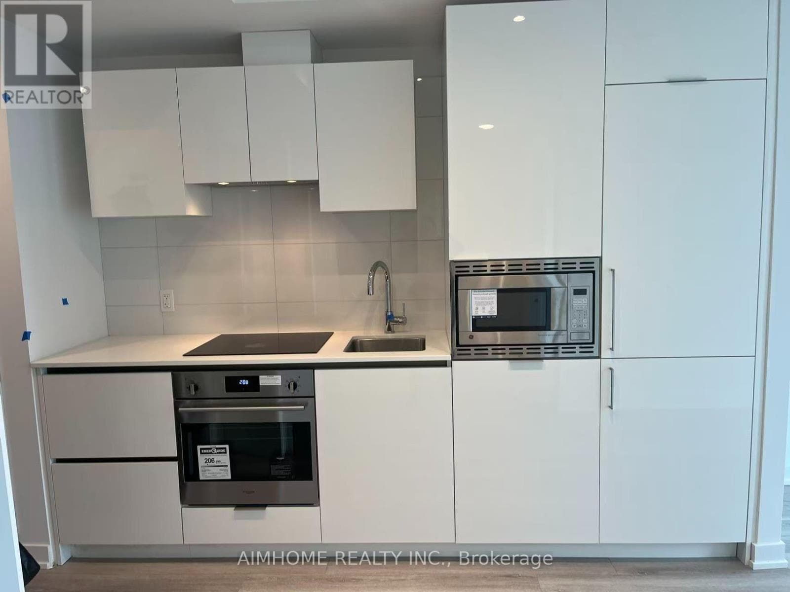 2802- 238 Simcoe St Street