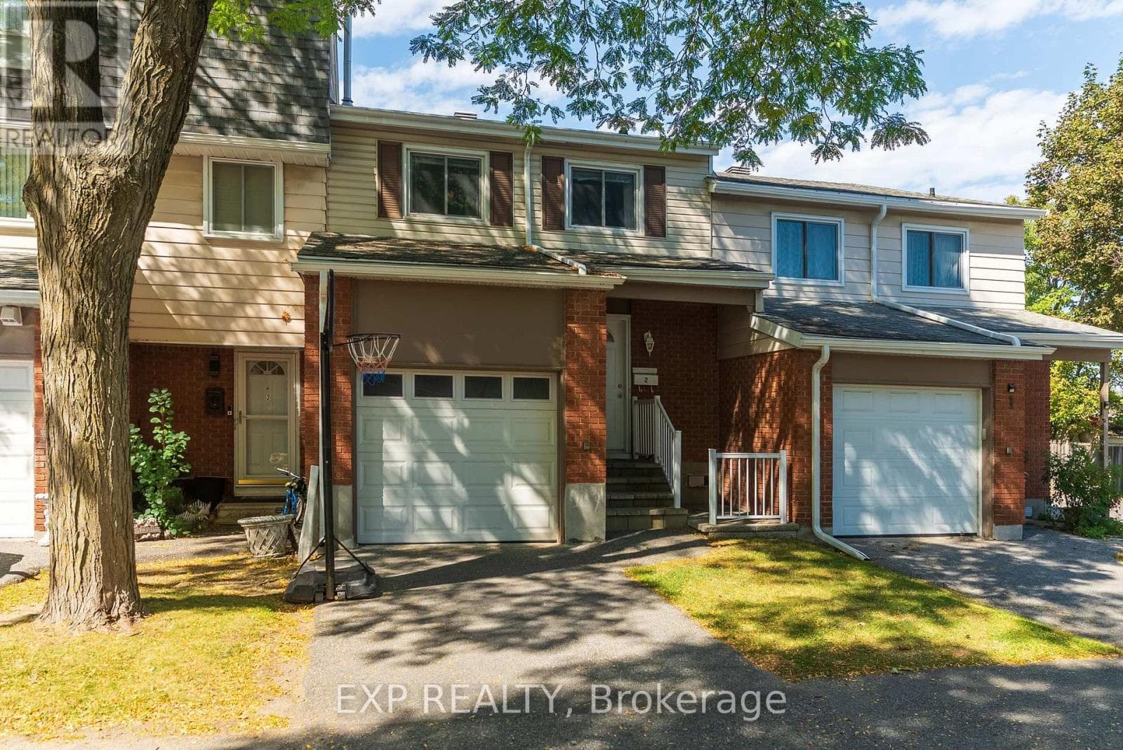 2- 2669 SOUTHVALE Crescent
