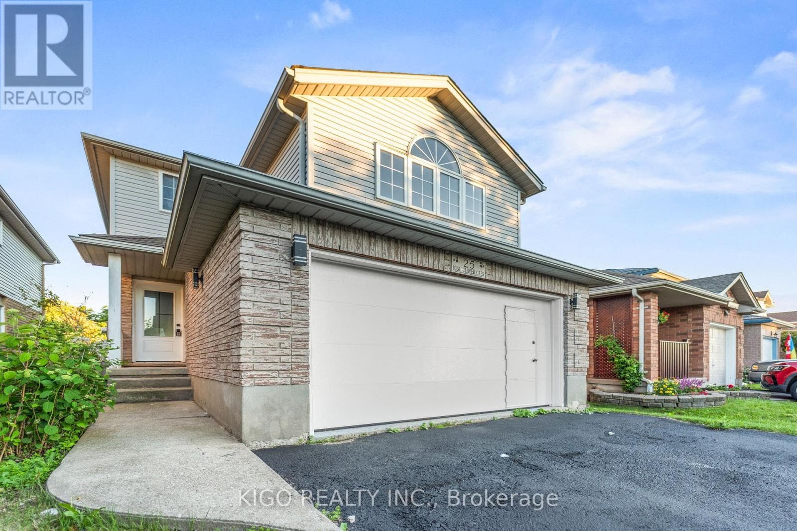 25 Bush Clover Crescent