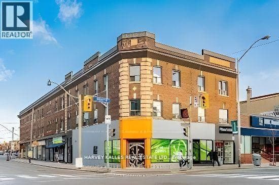 301- 741 Dovercourt Road