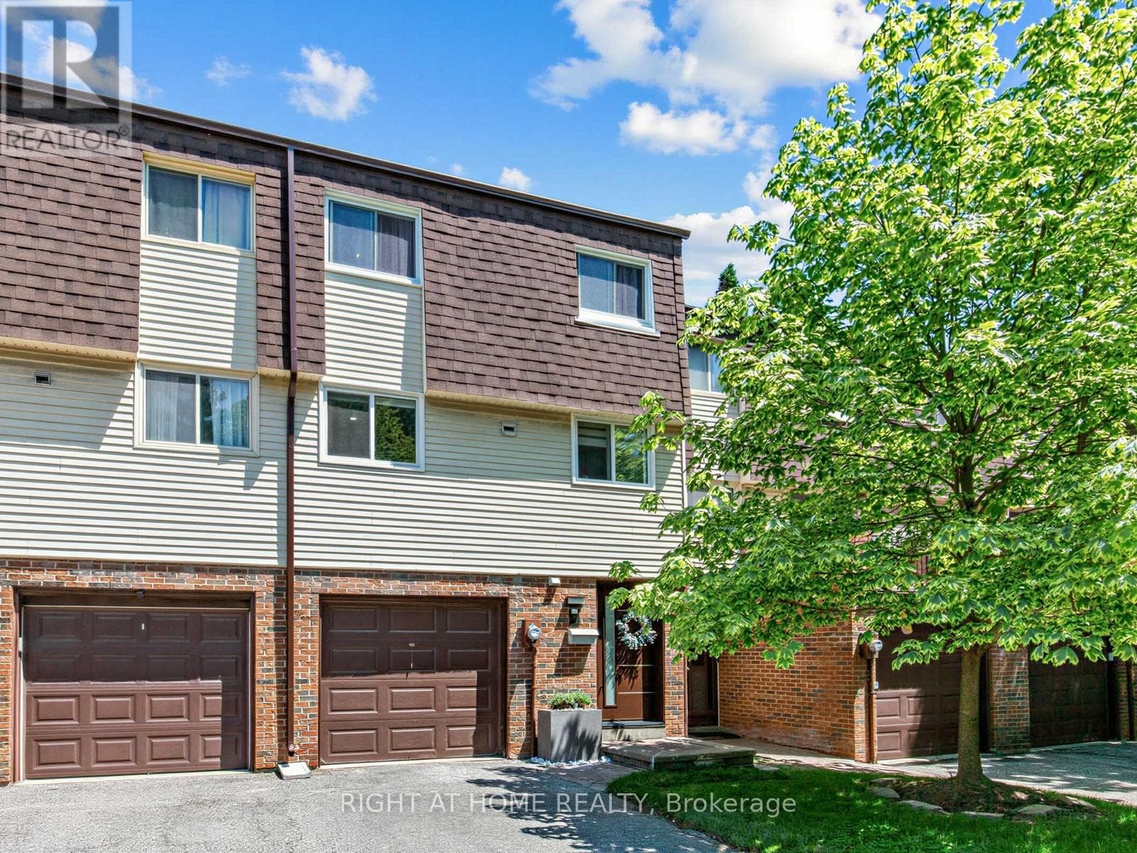 100 Jenny Wren Way