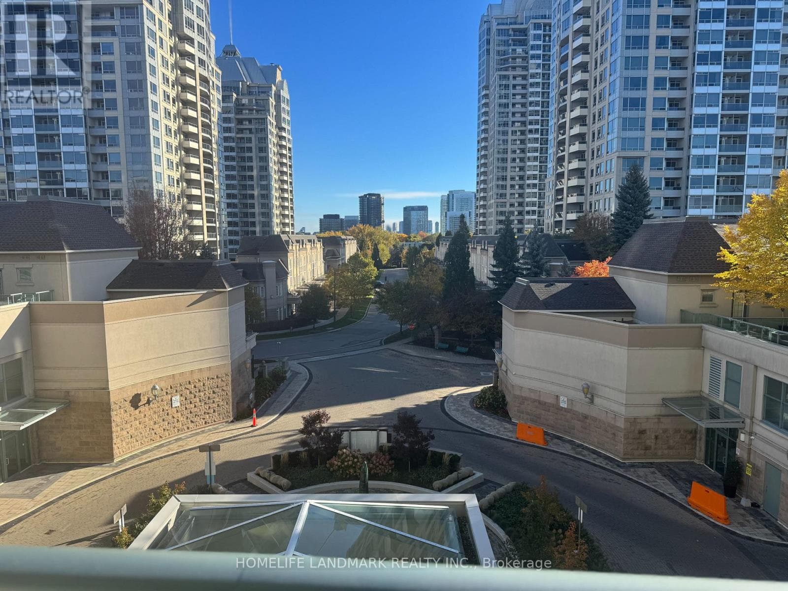 # 405- 17 Barberry Place