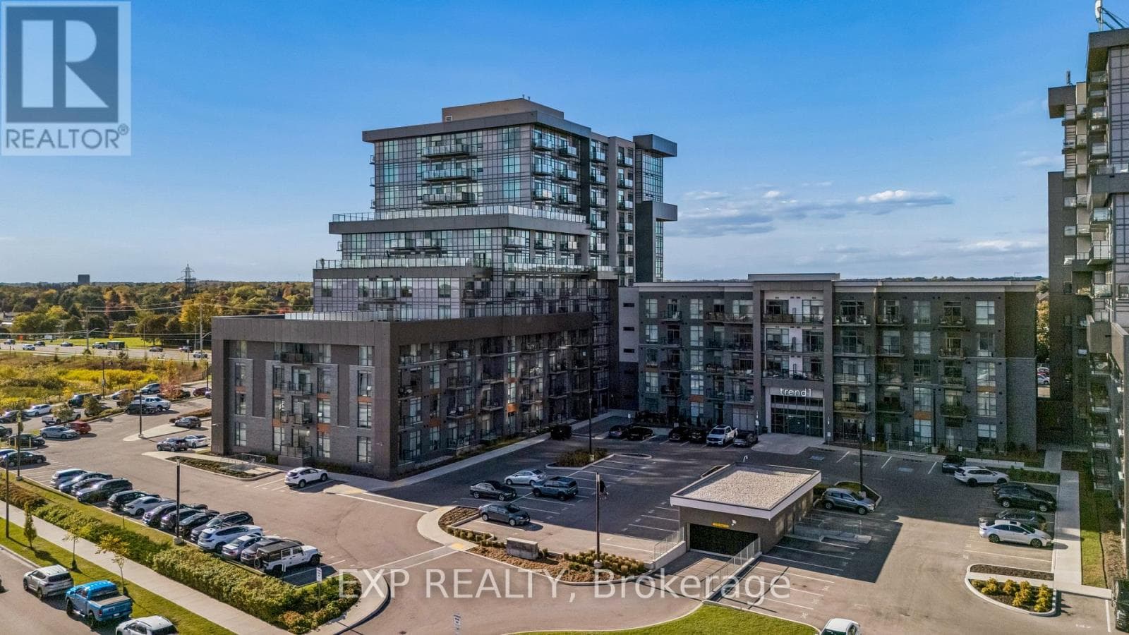 1005- 450 Dundas Street