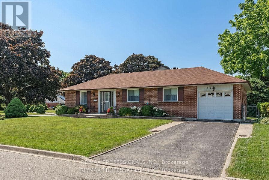 Lower- 124 Panter Crescent