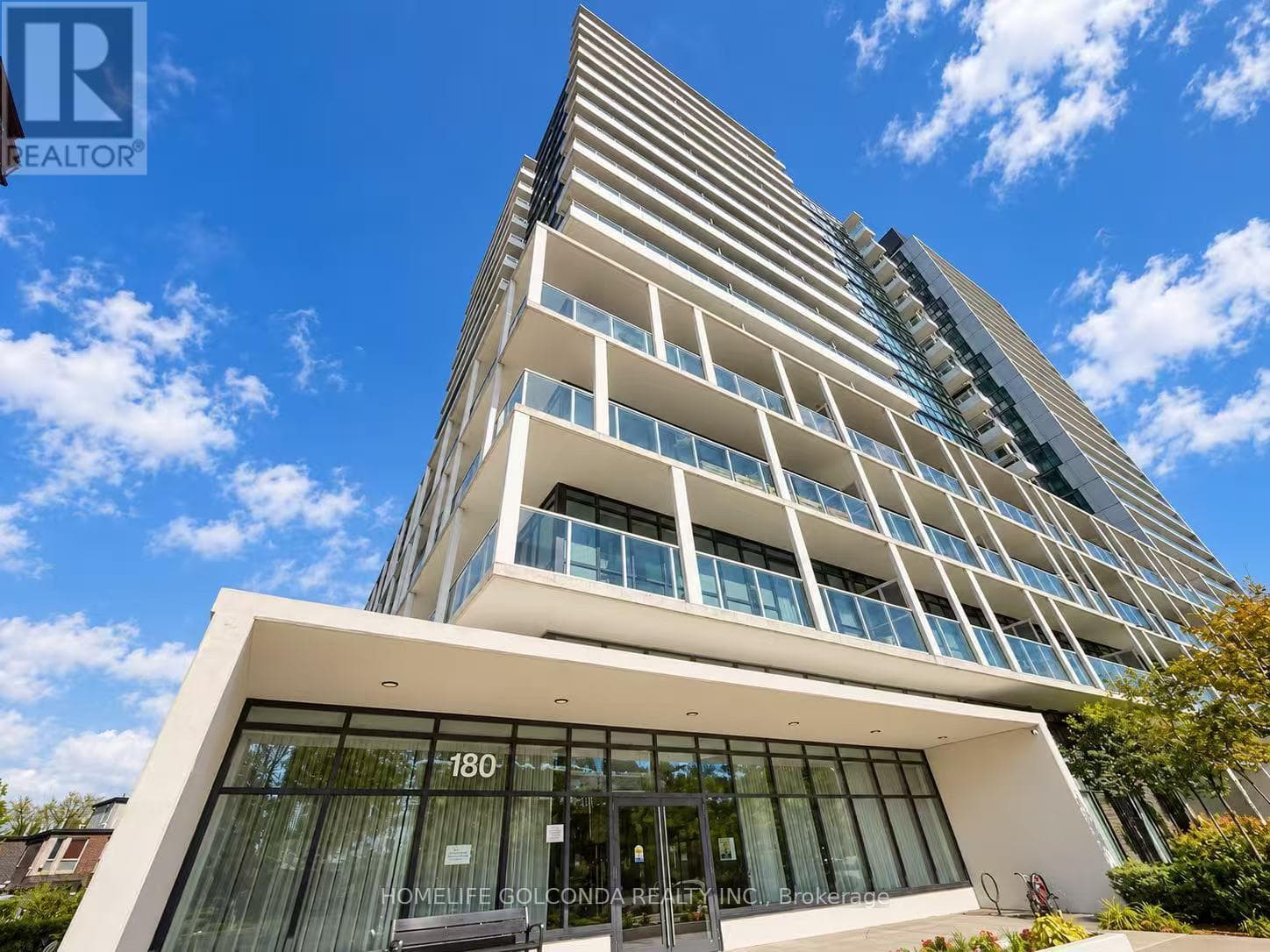 1809- 180 Fairview Mall Drive