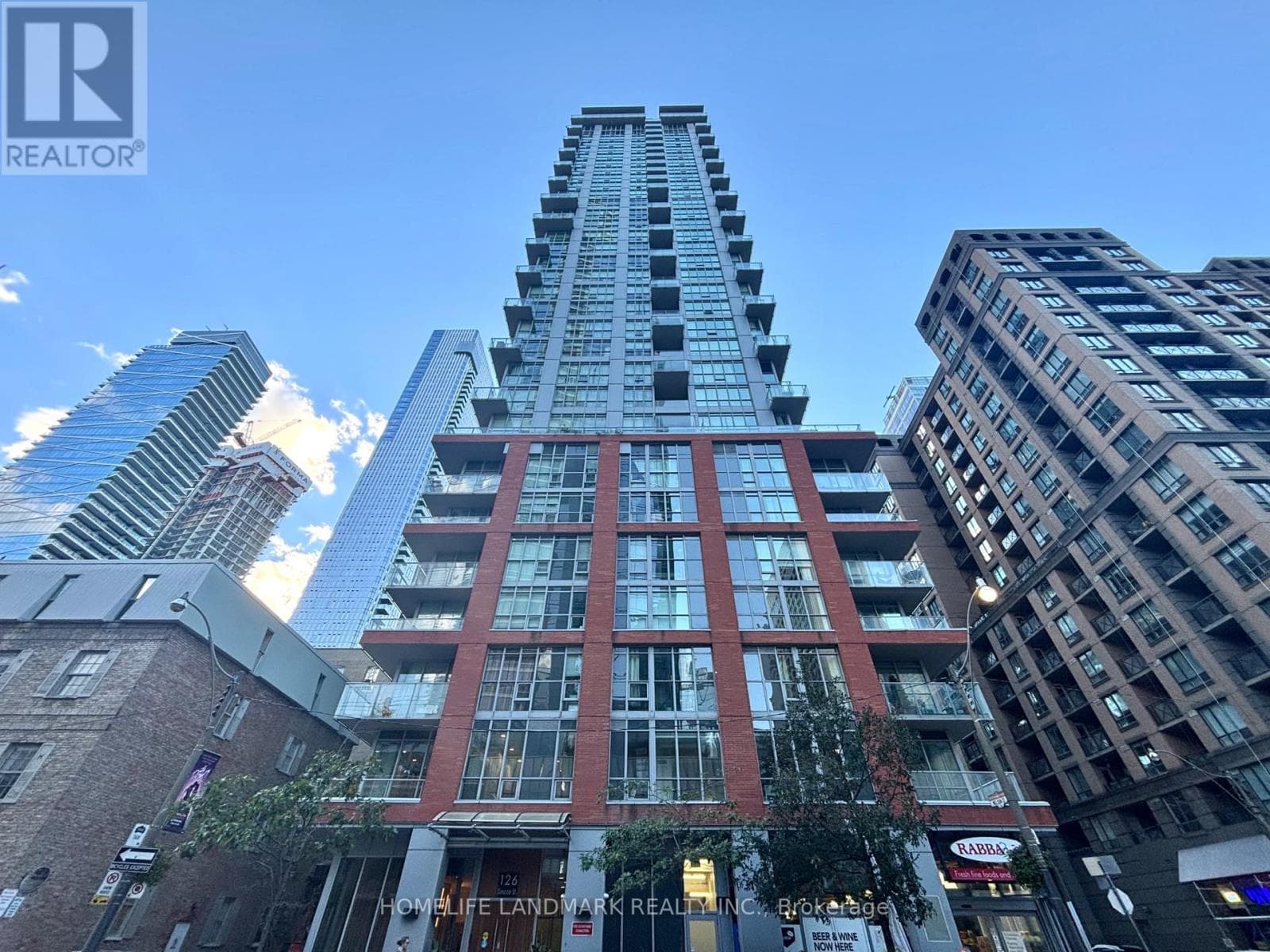 3306- 126 Simcoe Street
