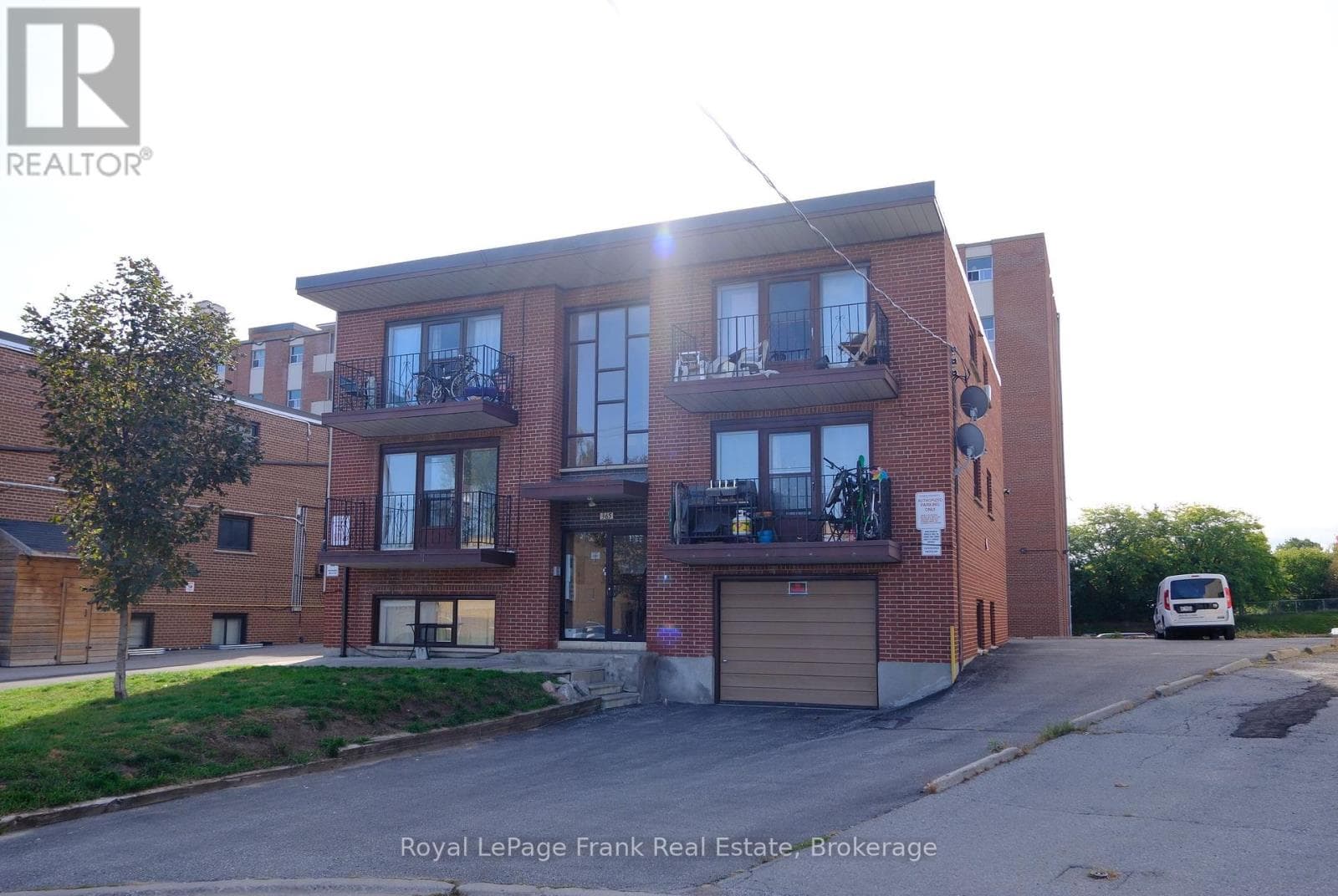3- 365 Elgin Court