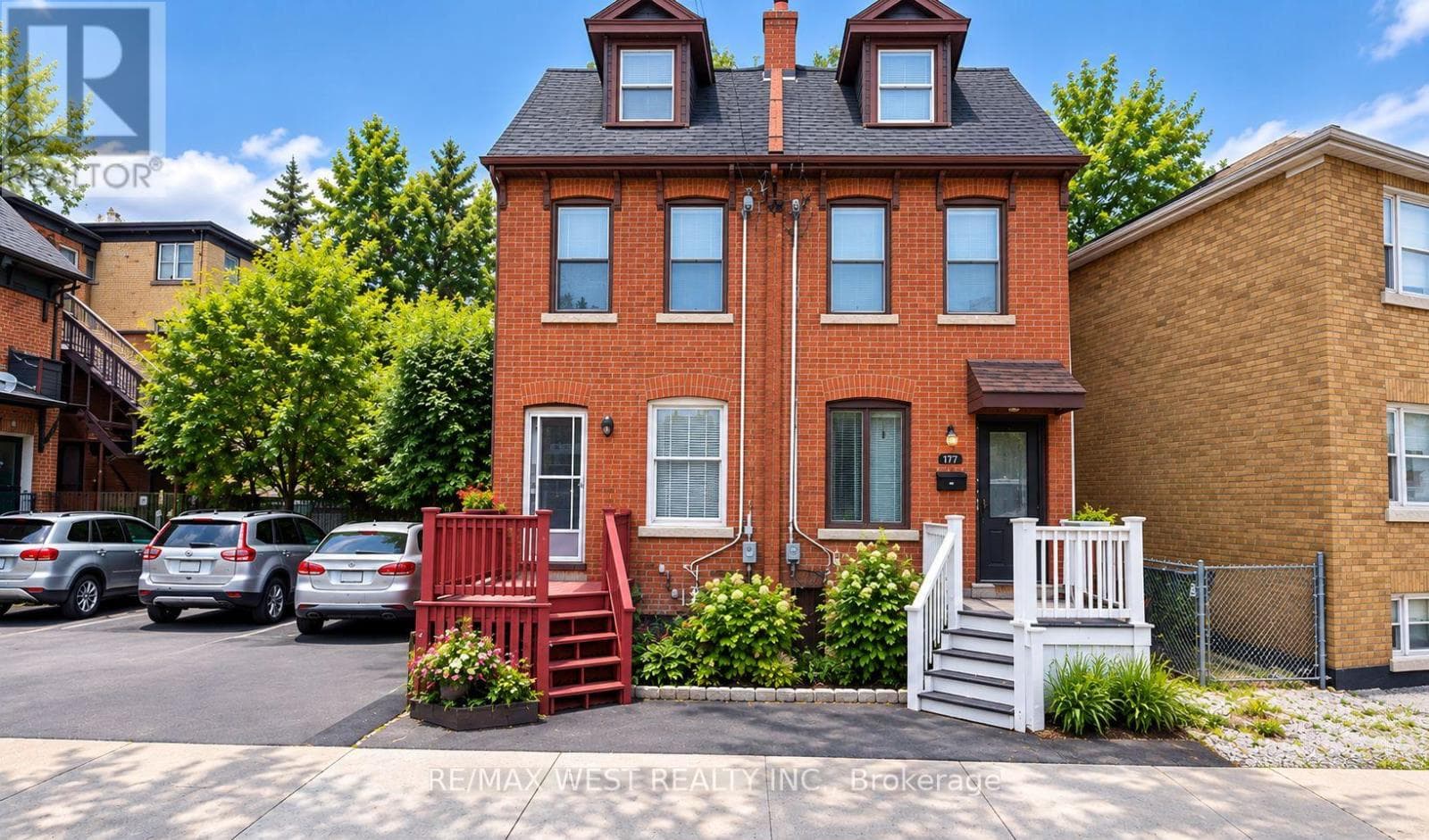 301 Dupont Street