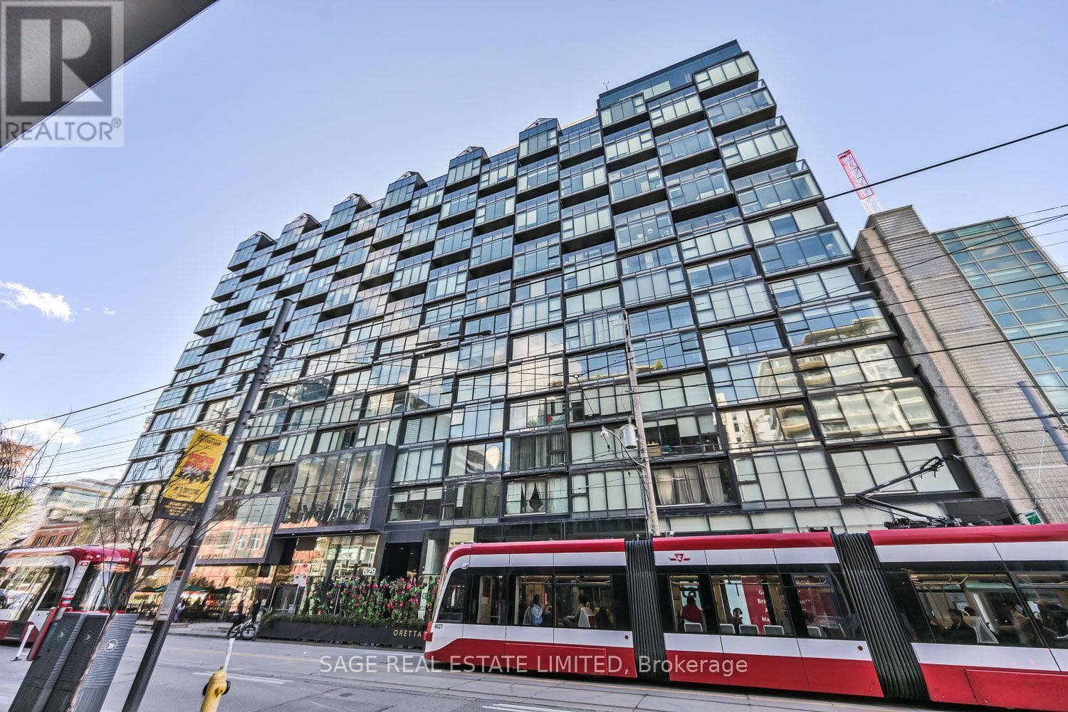 802- 38 Stewart Street
