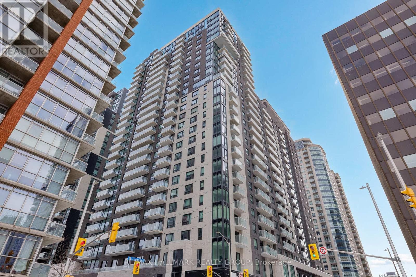 2202- 180 George Street