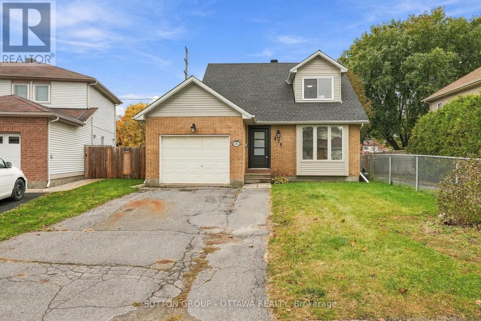 476 Rougemount Crescent